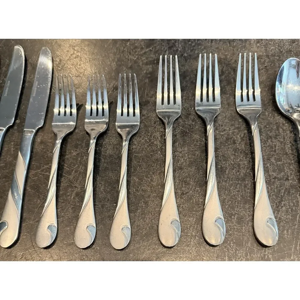Hampton Silversmiths Jaclyn Smith Bella Frost Flatware (Lot of 15) Replacements